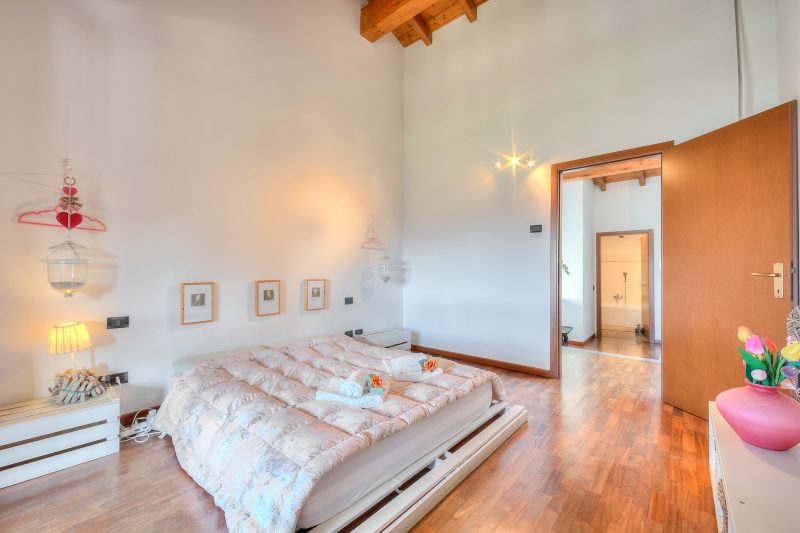 Miralago Lake View & Private Garden