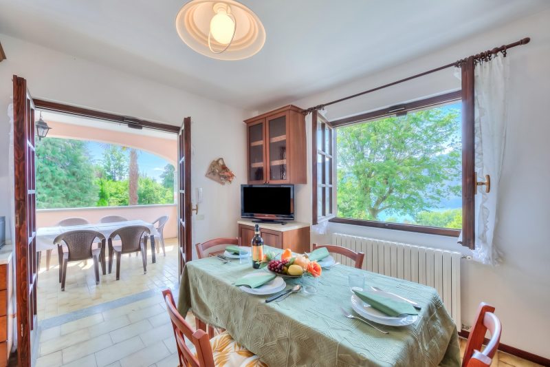 Casa Serena: Lake Orta View Porch and Garden