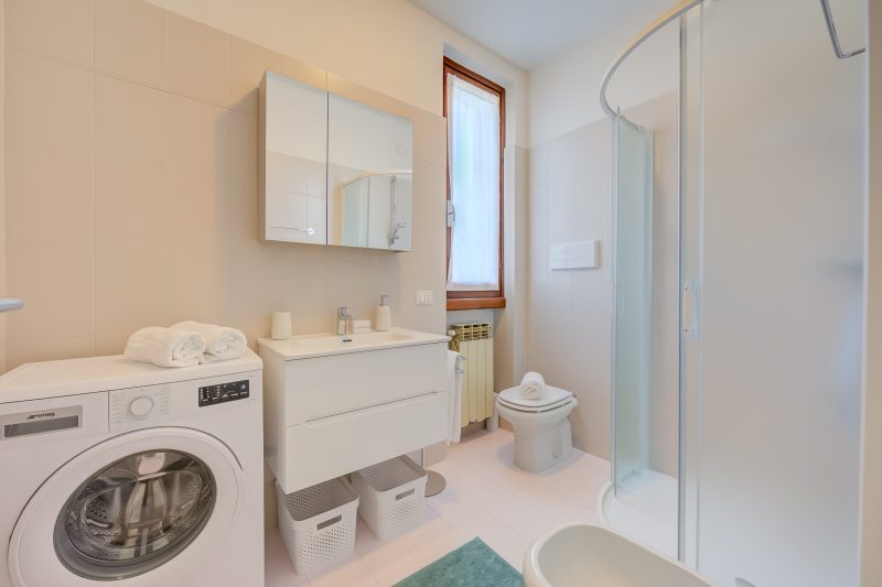 Casa Lia 2BR for 4 in Desenzano | Parking & AC