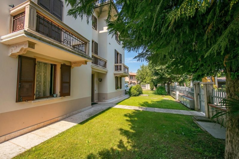 Casa Lia 2BR for 4 in Desenzano | Parking & AC