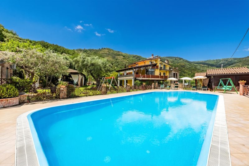 Vineyard Dépendance With Shared Pool