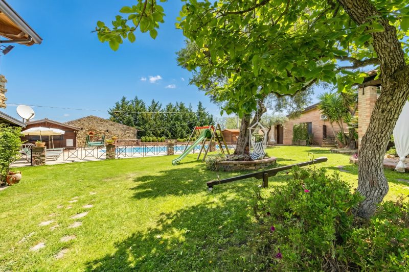 Vineyard Dépendance With Shared Pool