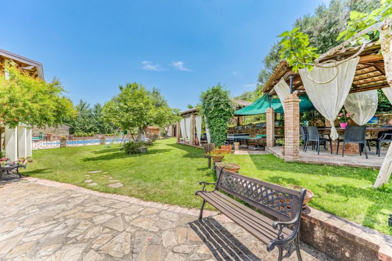 Vineyard Dépendance With Shared Pool
