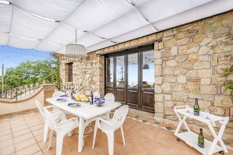Beautiful Apt With Seaview Terrace