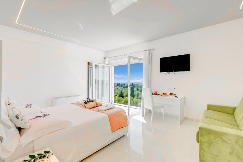Villa Chimera White 16 with Pool & Gym