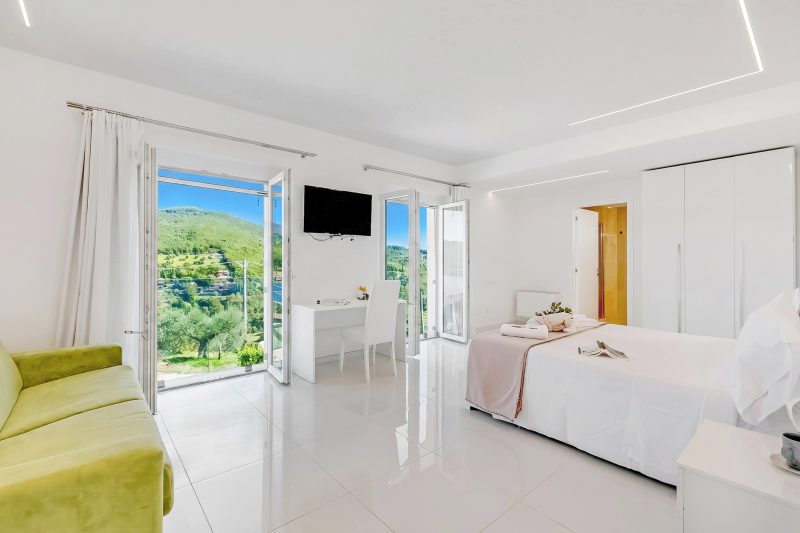Villa Chimera White 16 with Pool & Gym