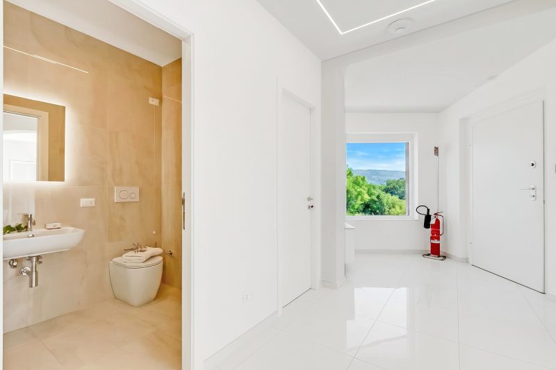 Villa Chimera White 16 with Pool & Gym