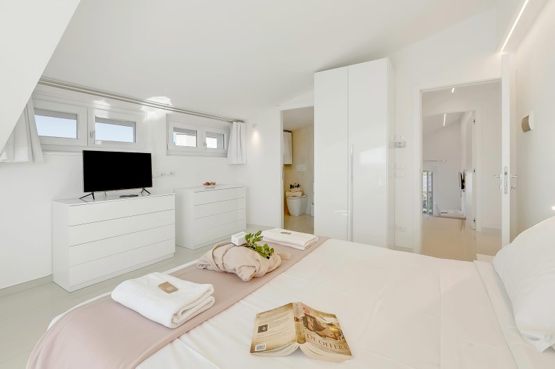 Villa Chimera White 16 with Pool & Gym