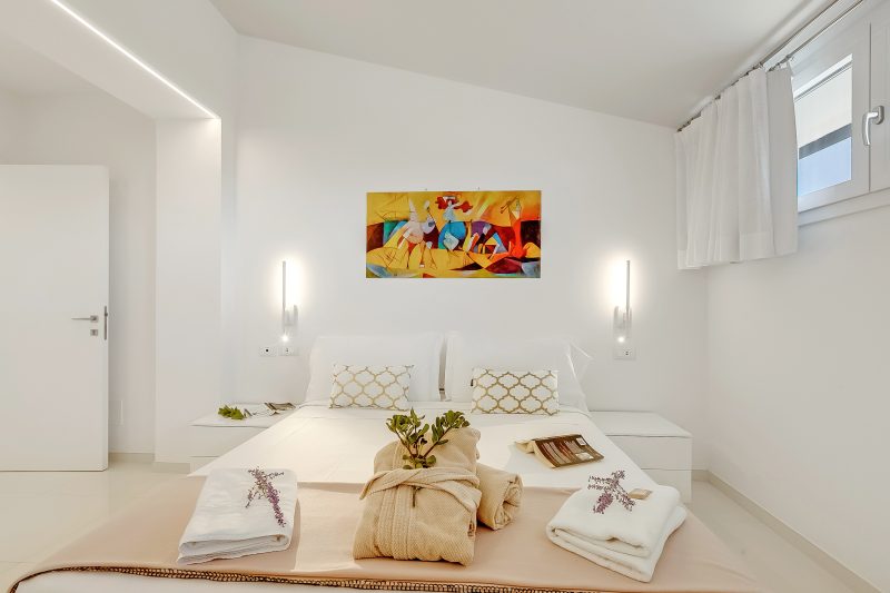 Villa Chimera White 16 with Pool & Gym