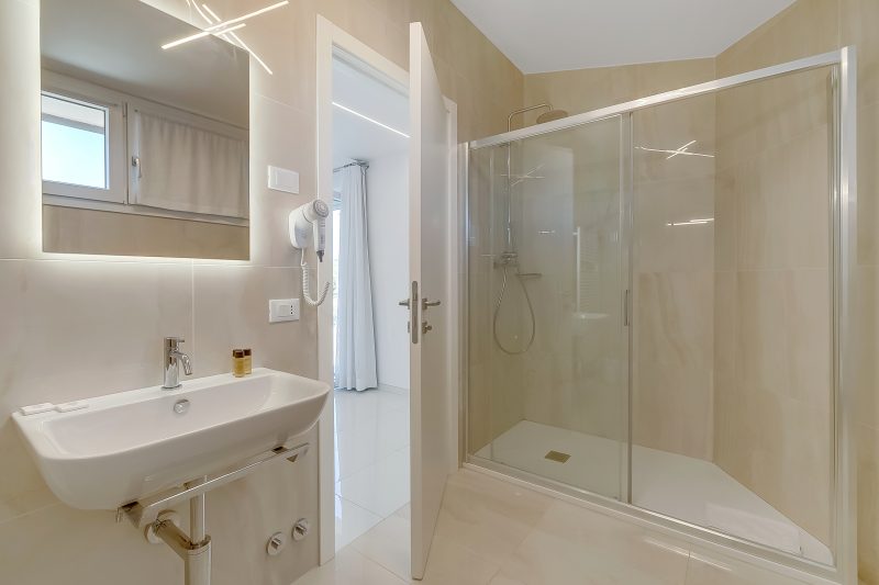 Villa Chimera White 16 with Pool & Gym