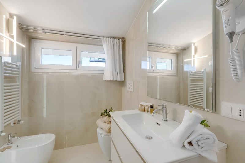 Villa Chimera White 16 with Pool & Gym