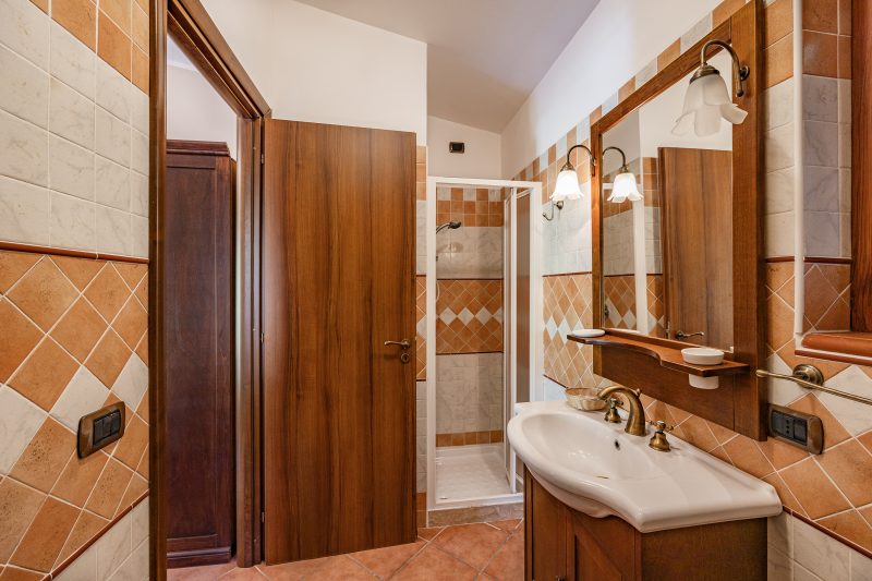 Local Stone Cottage With Shared Pool