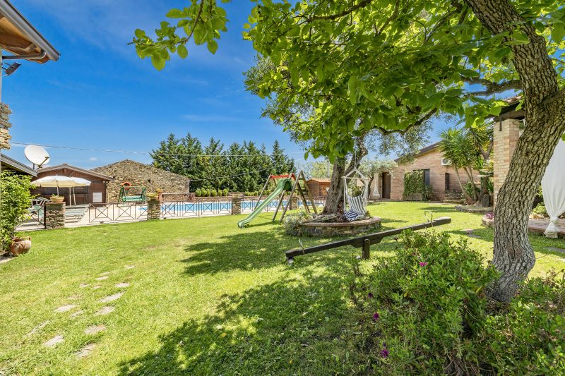 Local Stone Cottage With Shared Pool