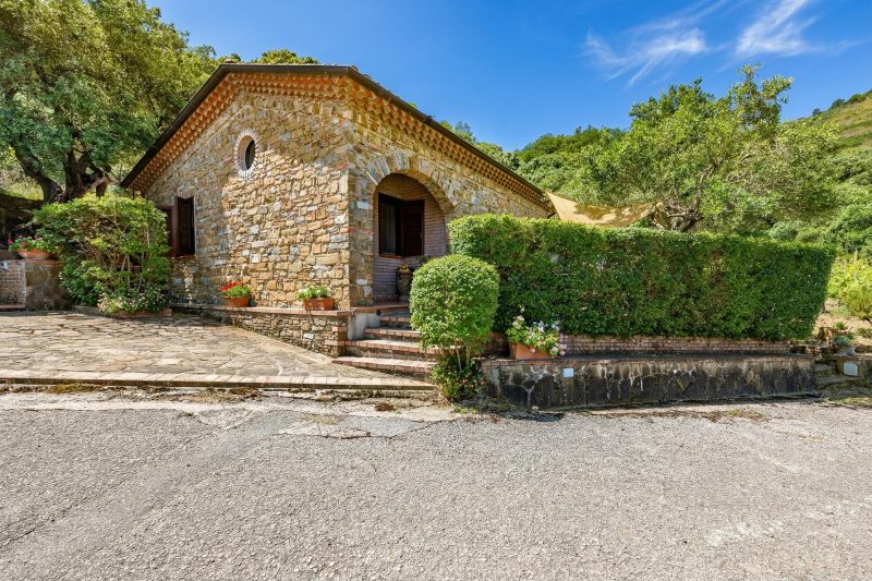 Local Stone Cottage With Shared Pool