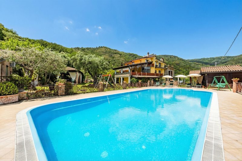 Local Stone Cottage With Shared Pool