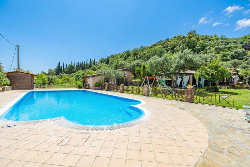 Local Stone Cottage With Shared Pool