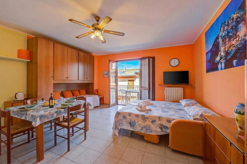 Peter's Cozy Studio-Balcony+Free Parking