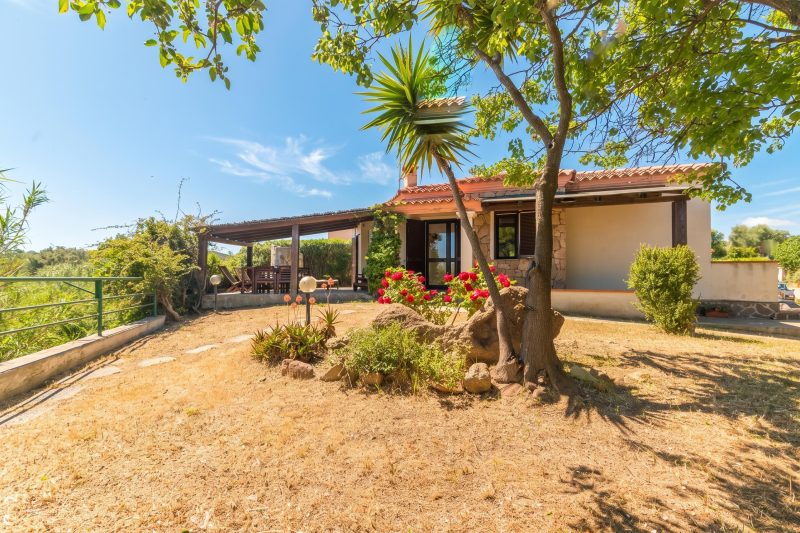 Trilo Debora 2Km From The Beach
