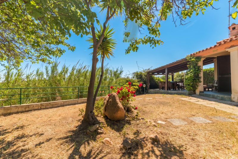 Trilo Debora 2Km From The Beach