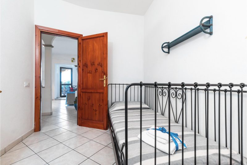 Trilo Debora 2Km From The Beach
