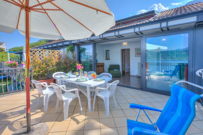 Red House: Beachfront Terrace & Private Beach