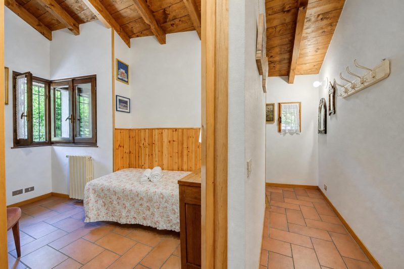 Villa Il Castagno: Few min From Beach, 2BR (Sleeps 6)