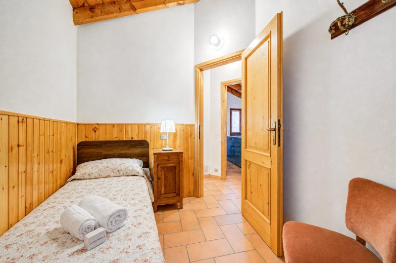 Villa Il Castagno: Few min From Beach, 2BR (Sleeps 6)