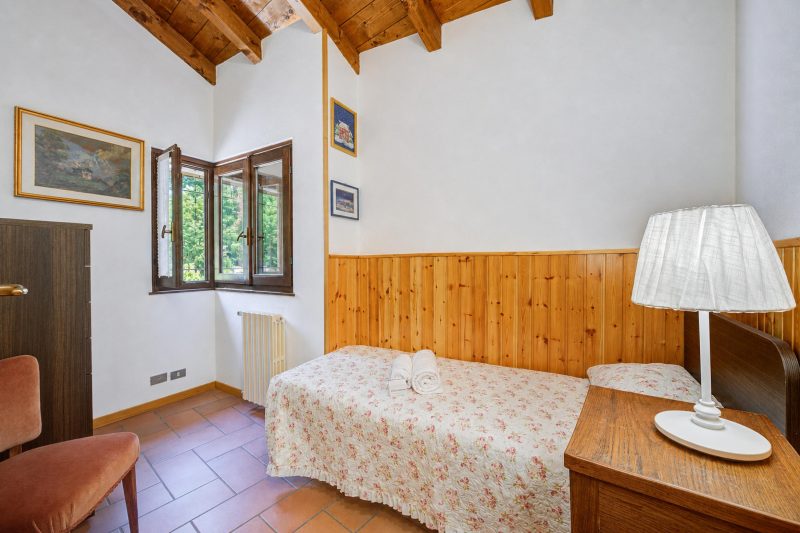 Villa Il Castagno: Few min From Beach, 2BR (Sleeps 6)