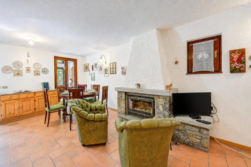 Villa Il Castagno: Few min From Beach, 2BR (Sleeps 6)