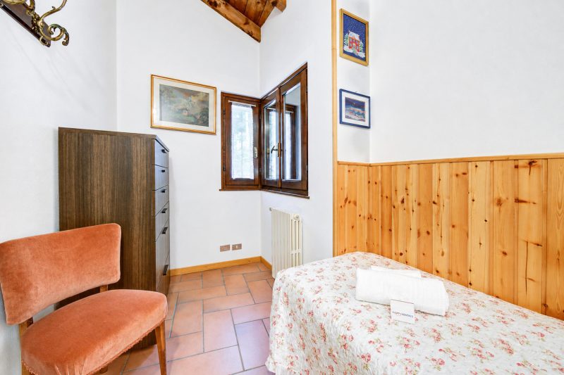 Villa Il Castagno: Few min From Beach, 2BR (Sleeps 6)