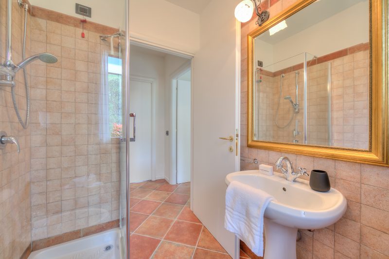 Borgo Belvedere-lake view & shared pool