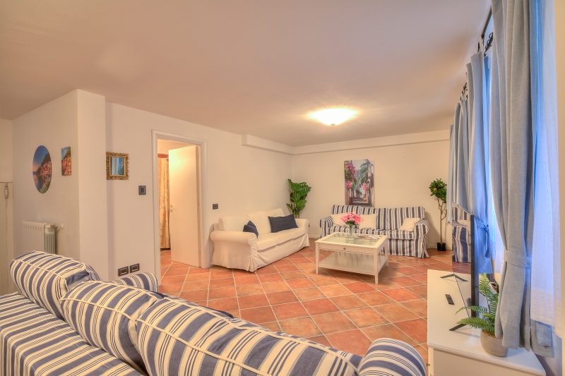 Borgo Belvedere-lake view & shared pool