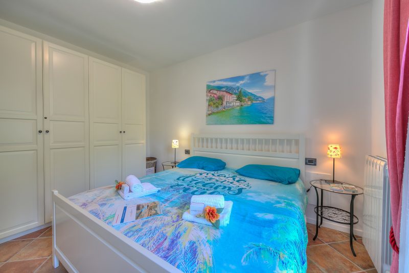 Borgo Belvedere-lake view & shared pool