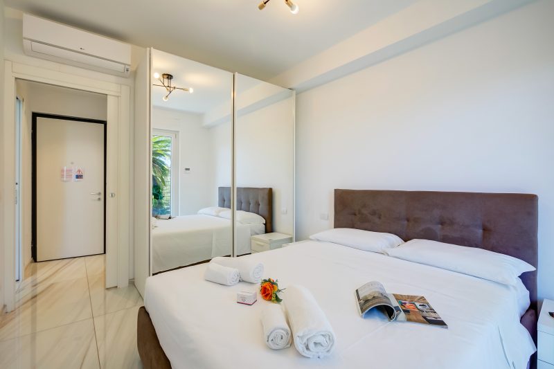 Beachy Vibes- 900m from the beach