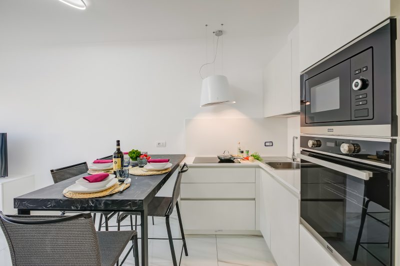 Beachy Vibes- 900m from the beach