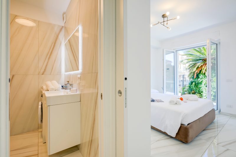 Beachy Vibes- 900m from the beach