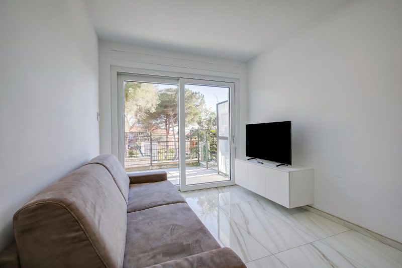 Beachy Vibes- 900m from the beach