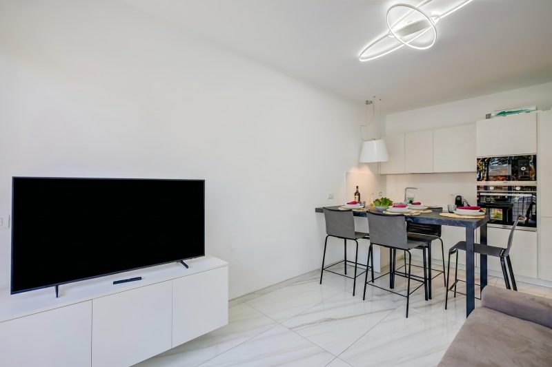 Beachy Vibes- 900m from the beach