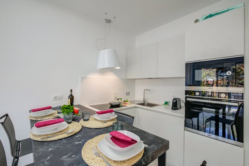 Beachy Vibes- 900m from the beach