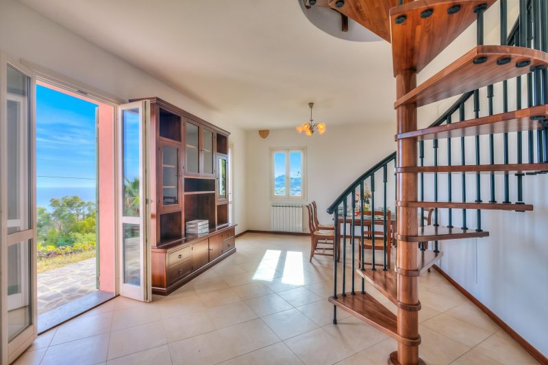 Palms Villa - Sea View Terrace and Parking