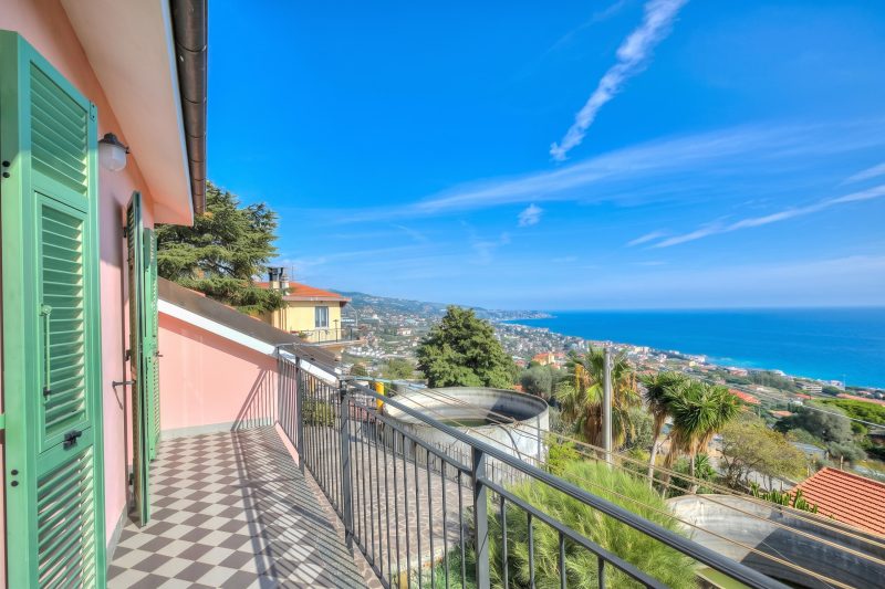 Palms Villa - Sea View Terrace and Parking