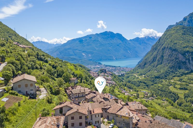 Appartamento Borgo Pastoedo near Lake Tenno