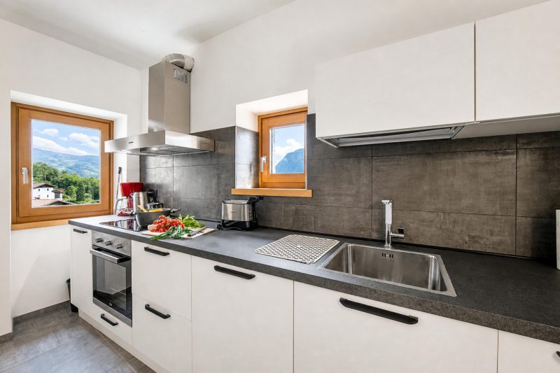 Appartamento Borgo Pastoedo near Lake Tenno