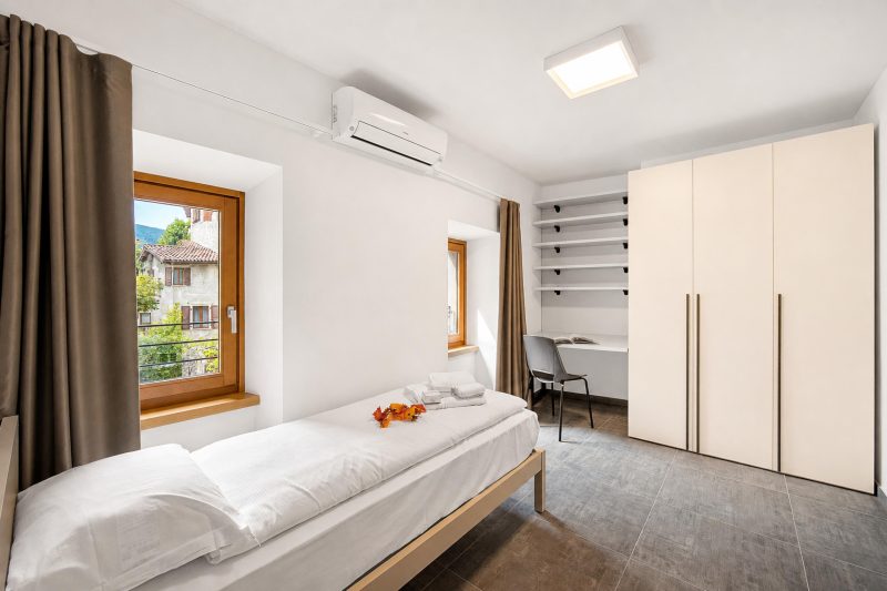 Appartamento Borgo Pastoedo near Lake Tenno
