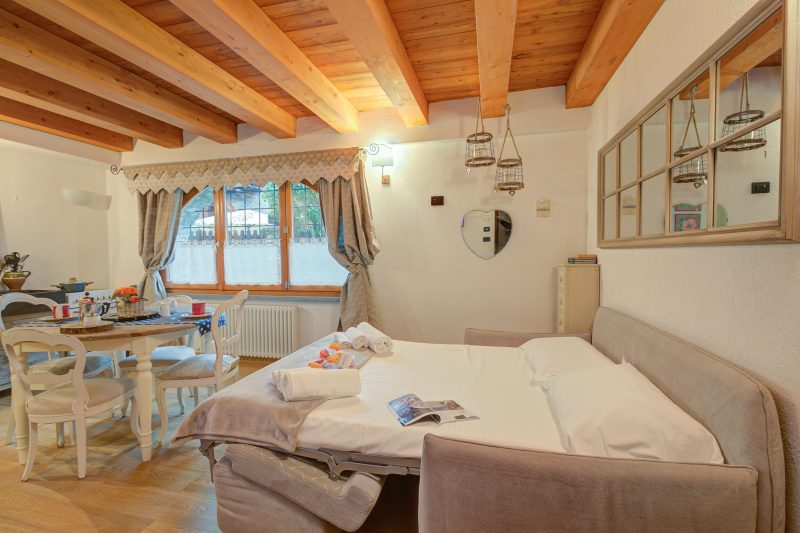 Cozy Nest in the old Town of Bardonecchia