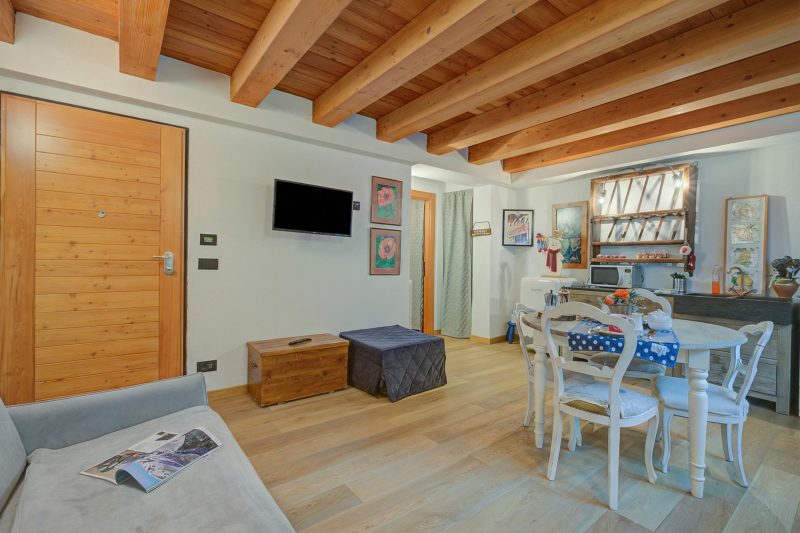 Cozy Nest in the old Town of Bardonecchia