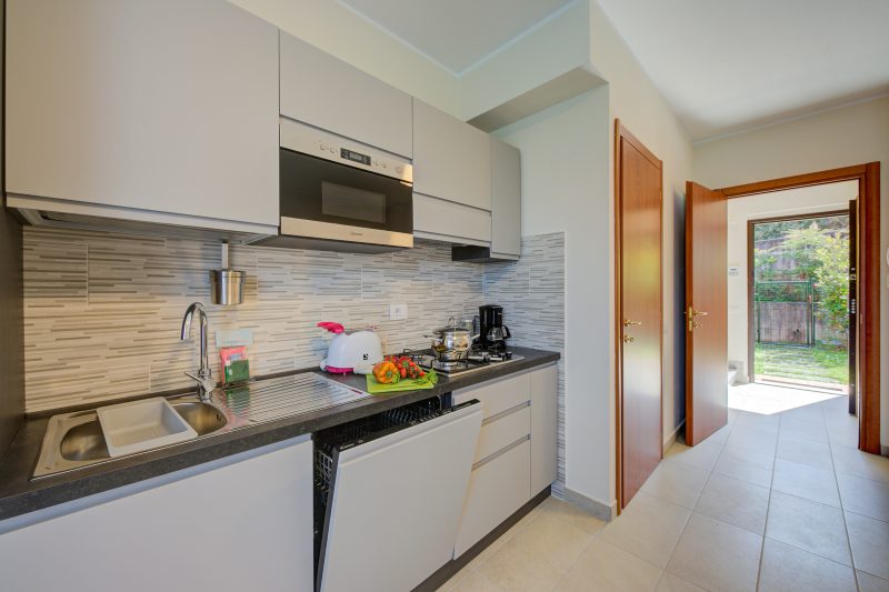 Cottage del Lago: Lake Maggiore Villa with Shared Pool