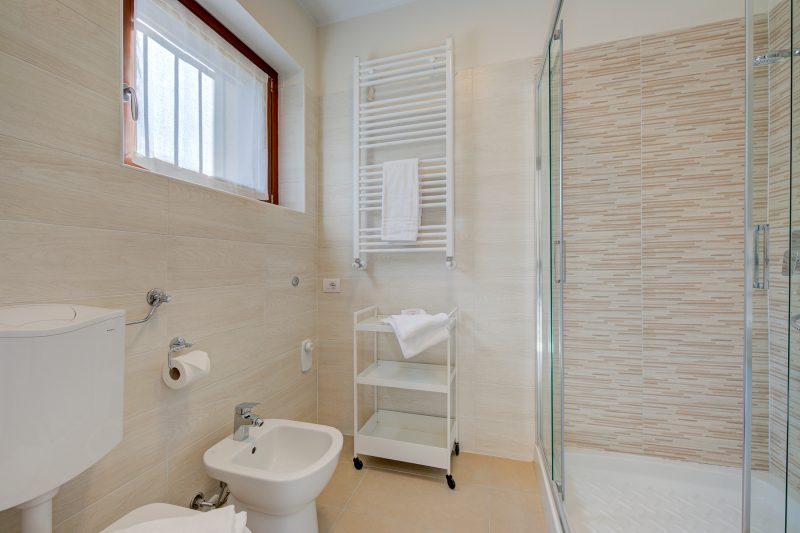 Cottage del Lago: Lake Maggiore Villa with Shared Pool