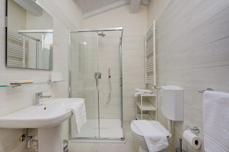 Cottage del Lago: Lake Maggiore Villa with Shared Pool
