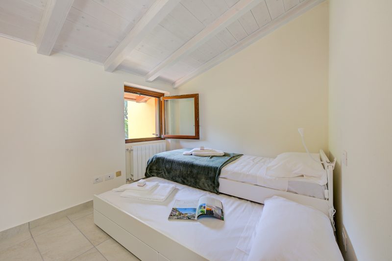 Cottage del Lago: Lake Maggiore Villa with Shared Pool